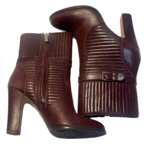 Vince Camuto Classic Trendy Stylish Rich Brown Leather Stacked Heeled Boots 8